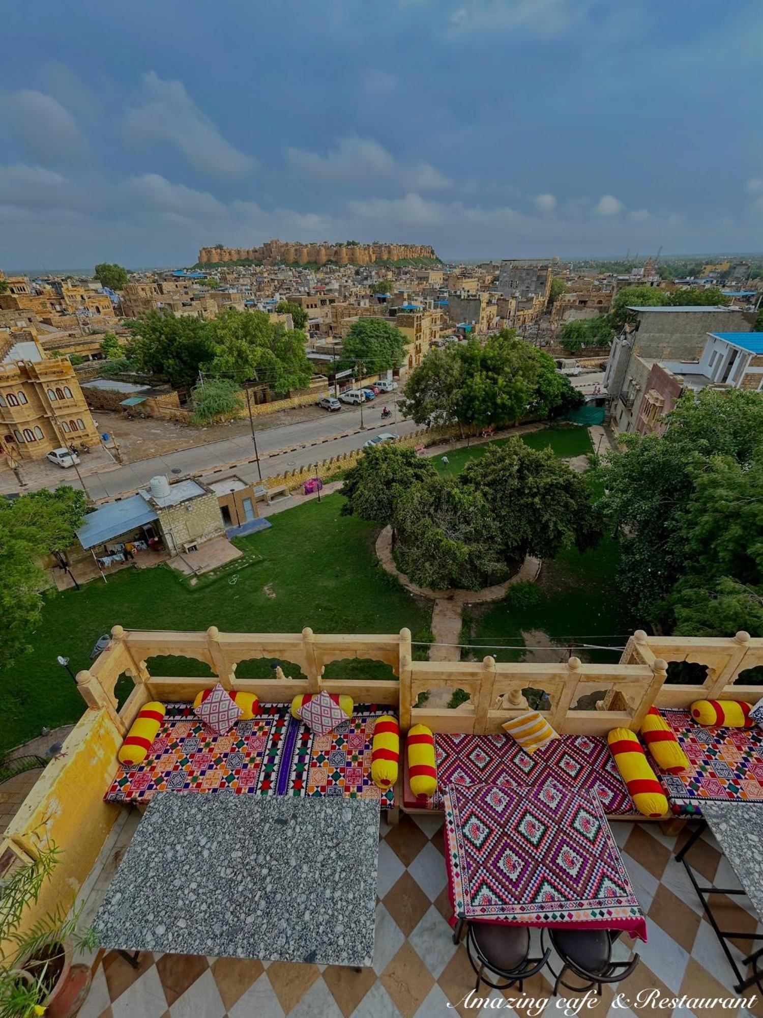 Hotel Amazing Джайсалмер Экстерьер фото